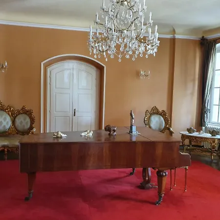 Schulhoff, Castle And Winery Padé